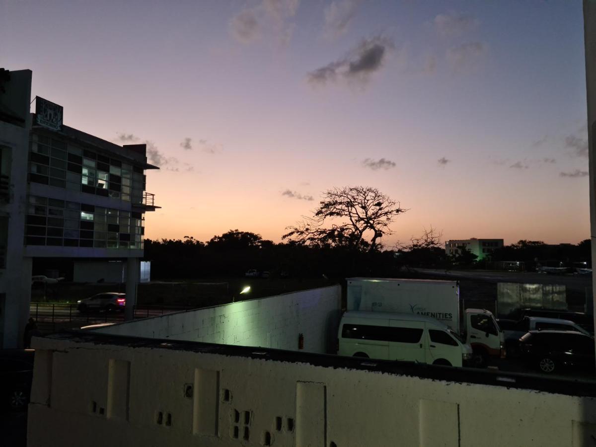 Ubicacion Inmejorable A Pasos De Playacar Beach Y 5ta Av Apartamento