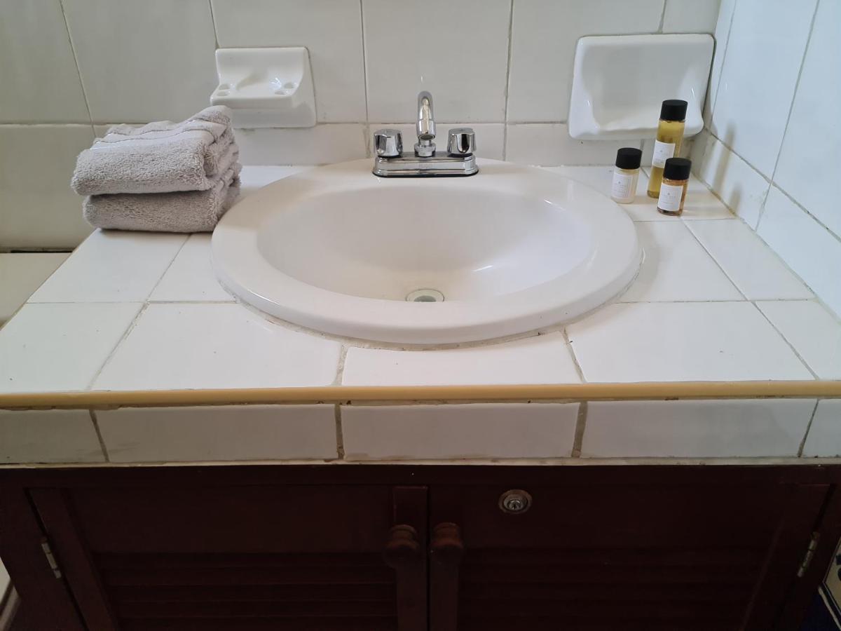 Ubicacion Inmejorable A Pasos De Playacar Beach Y 5ta Av Apartamento