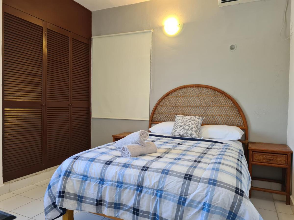 Ubicacion Inmejorable A Pasos De Playacar Beach Y 5ta Av Apartamento *