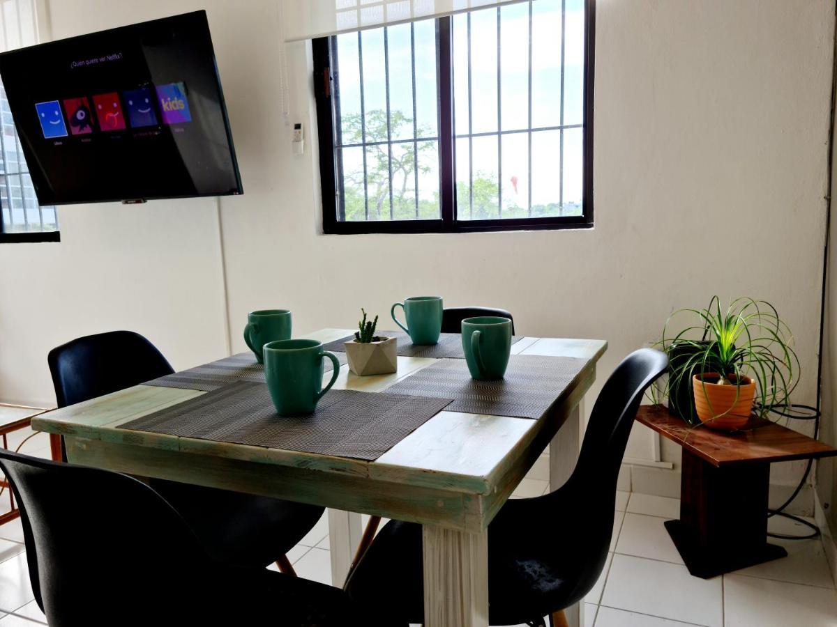 Ubicacion Inmejorable A Pasos De Playacar Beach Y 5ta Av Apartamento